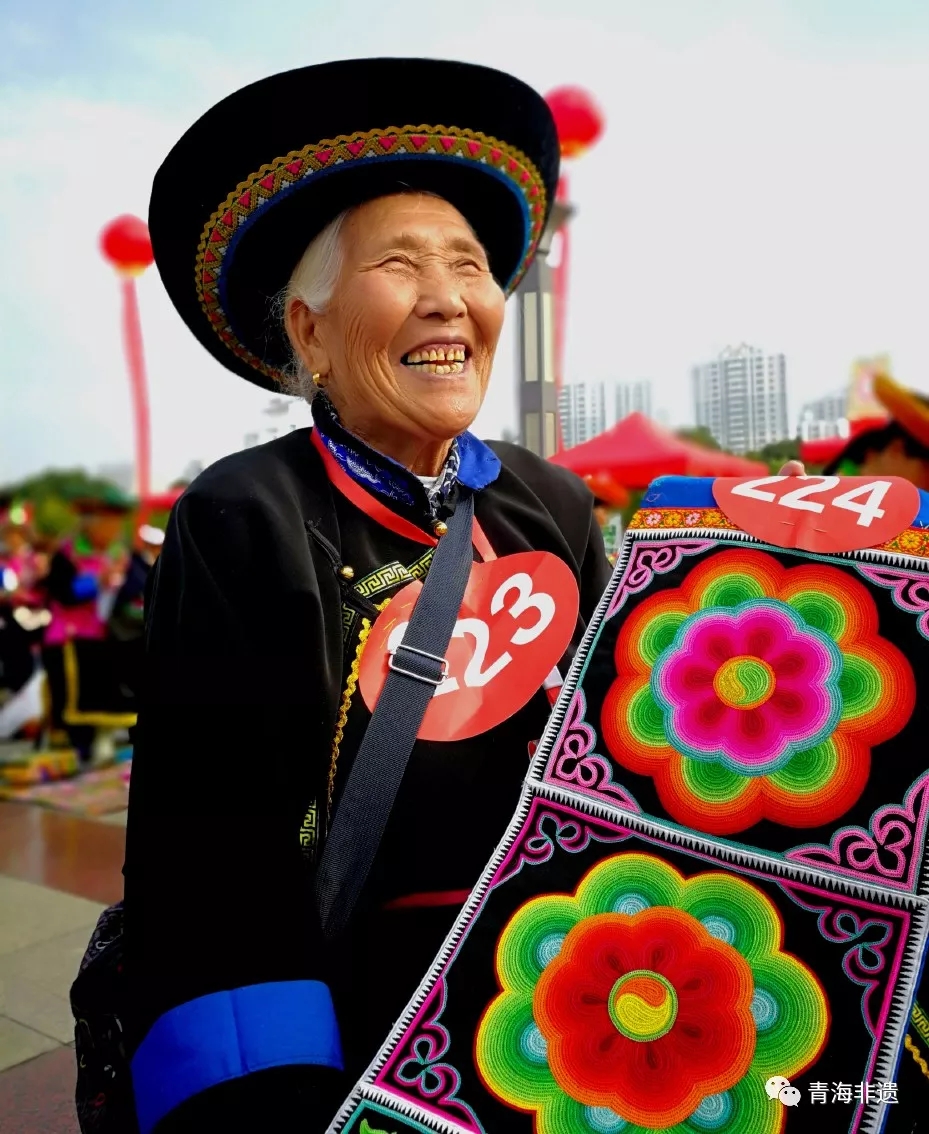 2huzhucixiu.webp.jpg 2huzhucixiu.webp.jpg
